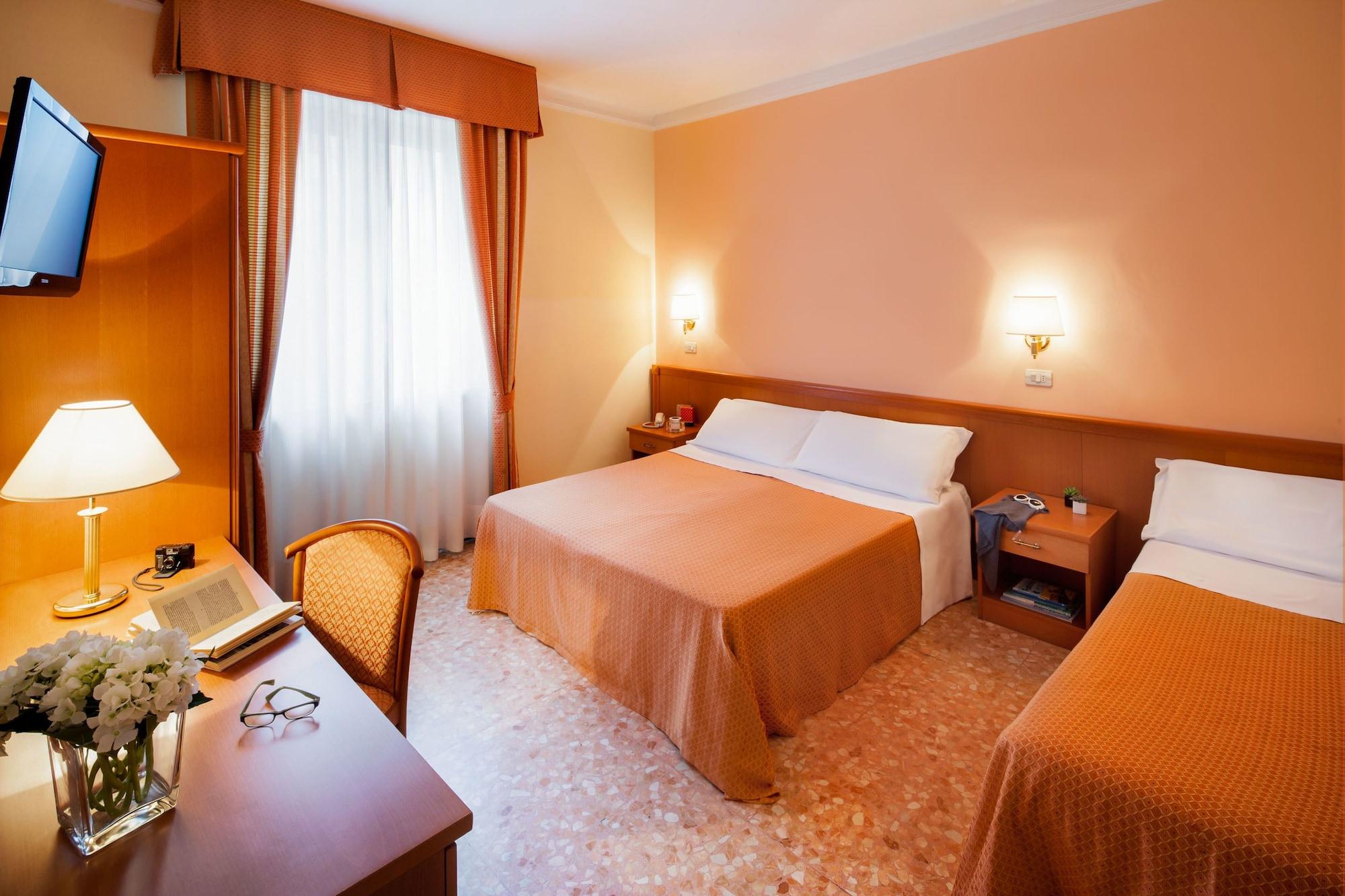 Hotel Curtis Centrale Alassio Exterior photo