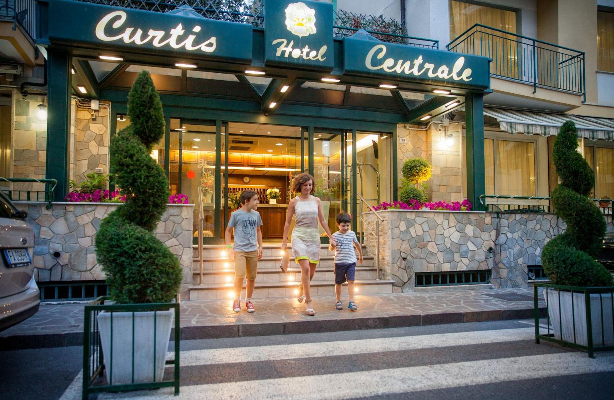 Hotel Curtis Centrale Alassio Exterior photo